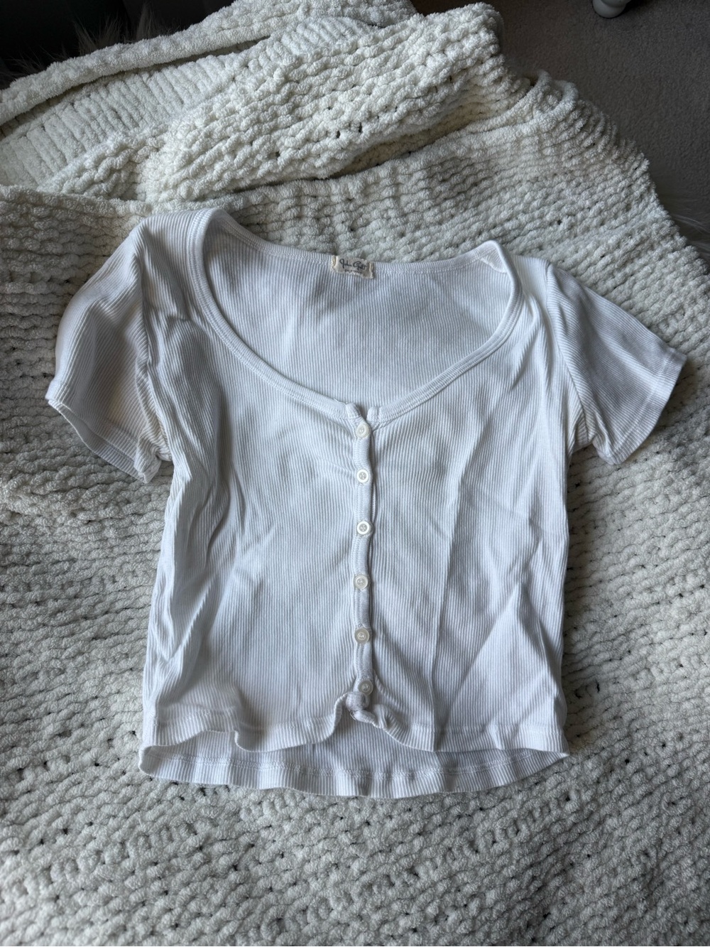 White Ribbed Button-Front Scoop Neck Women’s Top